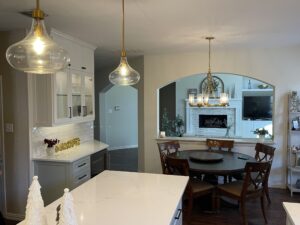 Peninsula Kitchen Layout with Quartz Countertops 