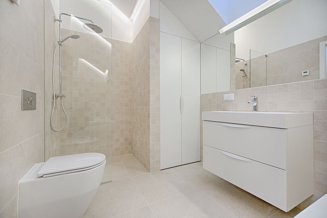 small space bathroom remodeling company highland village texas near me